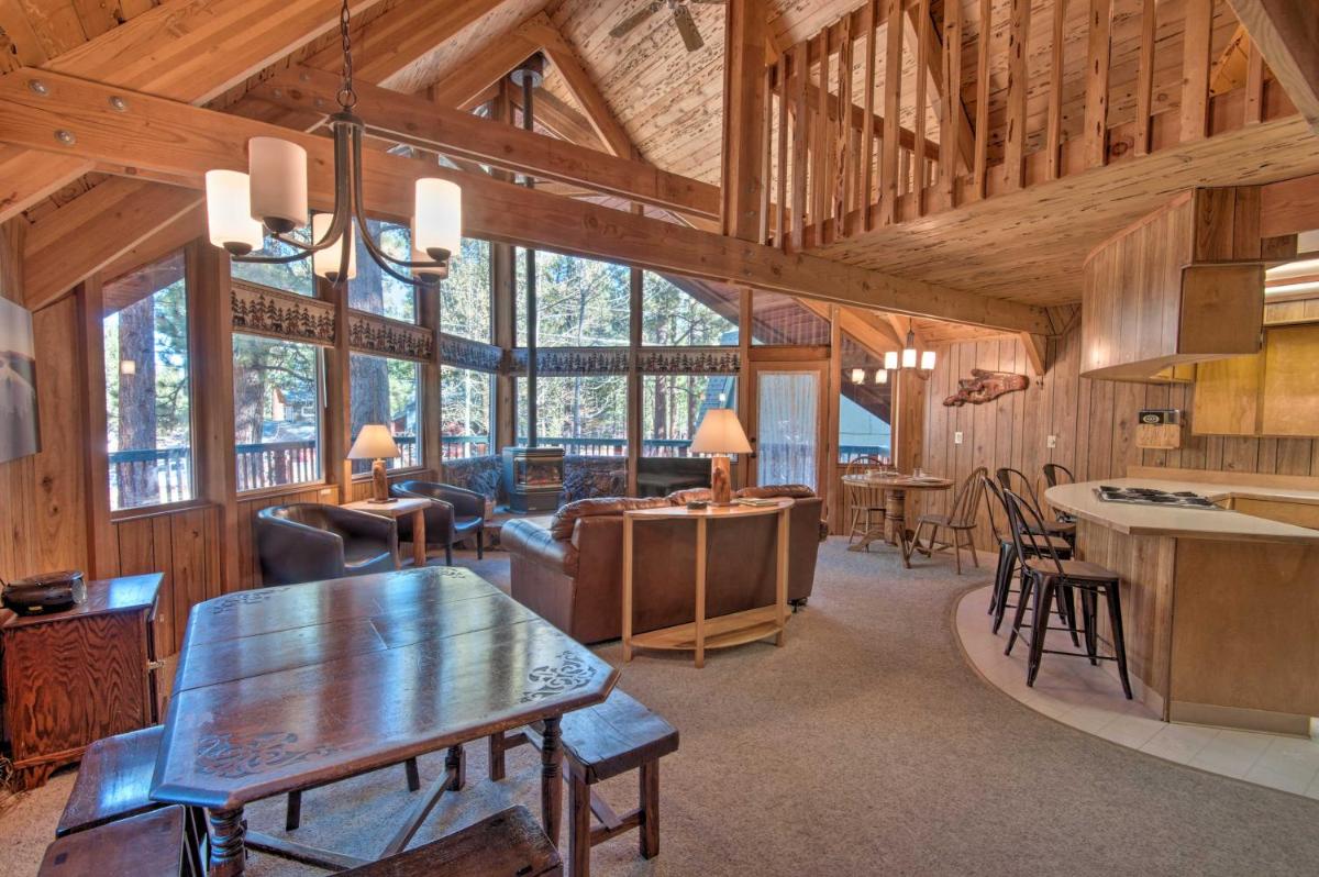 Cozy Family Home with Tahoe Views, 7 Min to Heavenly - Housity