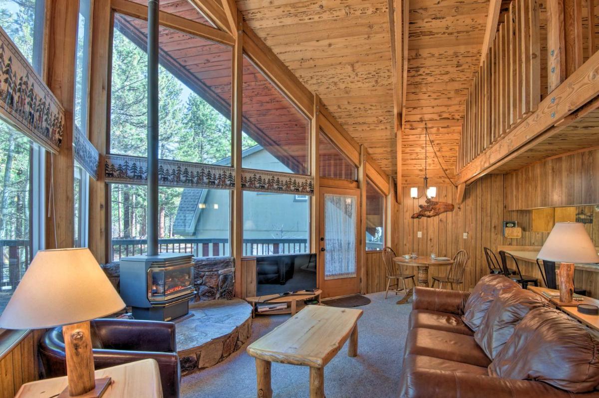 Cozy Family Home with Tahoe Views, 7 Min to Heavenly - Housity