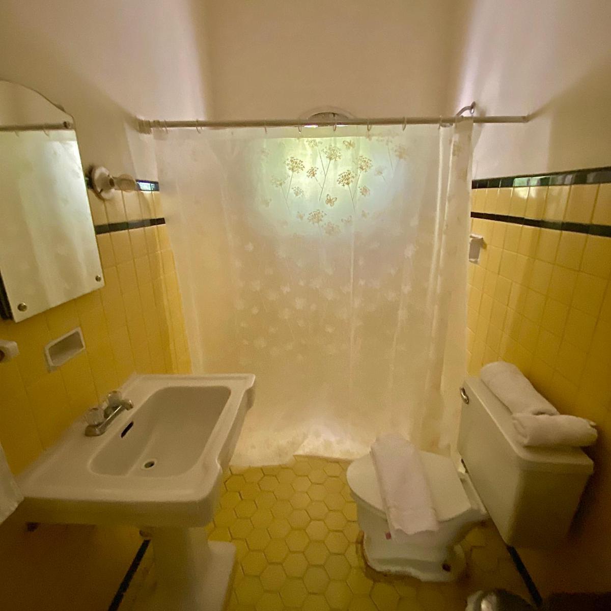 Hostal CasaBlanca - Housity