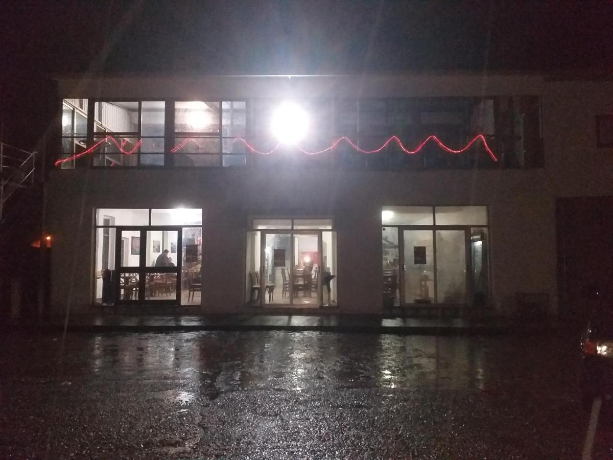 Rozafa Ferry & Accommodation - Housity