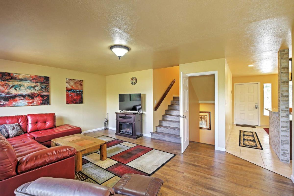 Silverthorne Ski Resort Hub Lake and Mountain View! - Housity