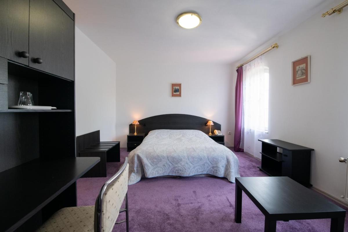 Villa Kalman Pansio - Housity