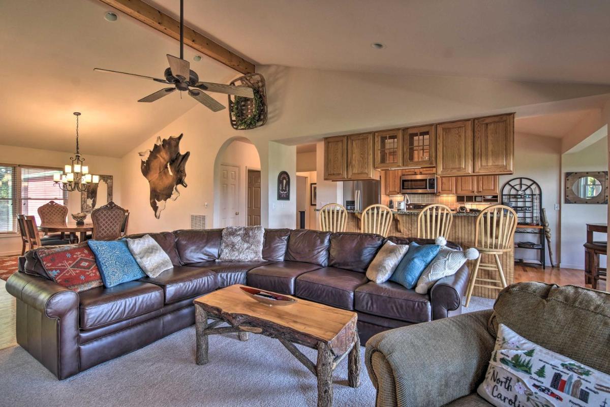 High Gravity Banner Elk Custom Chalet with Views! - Housity