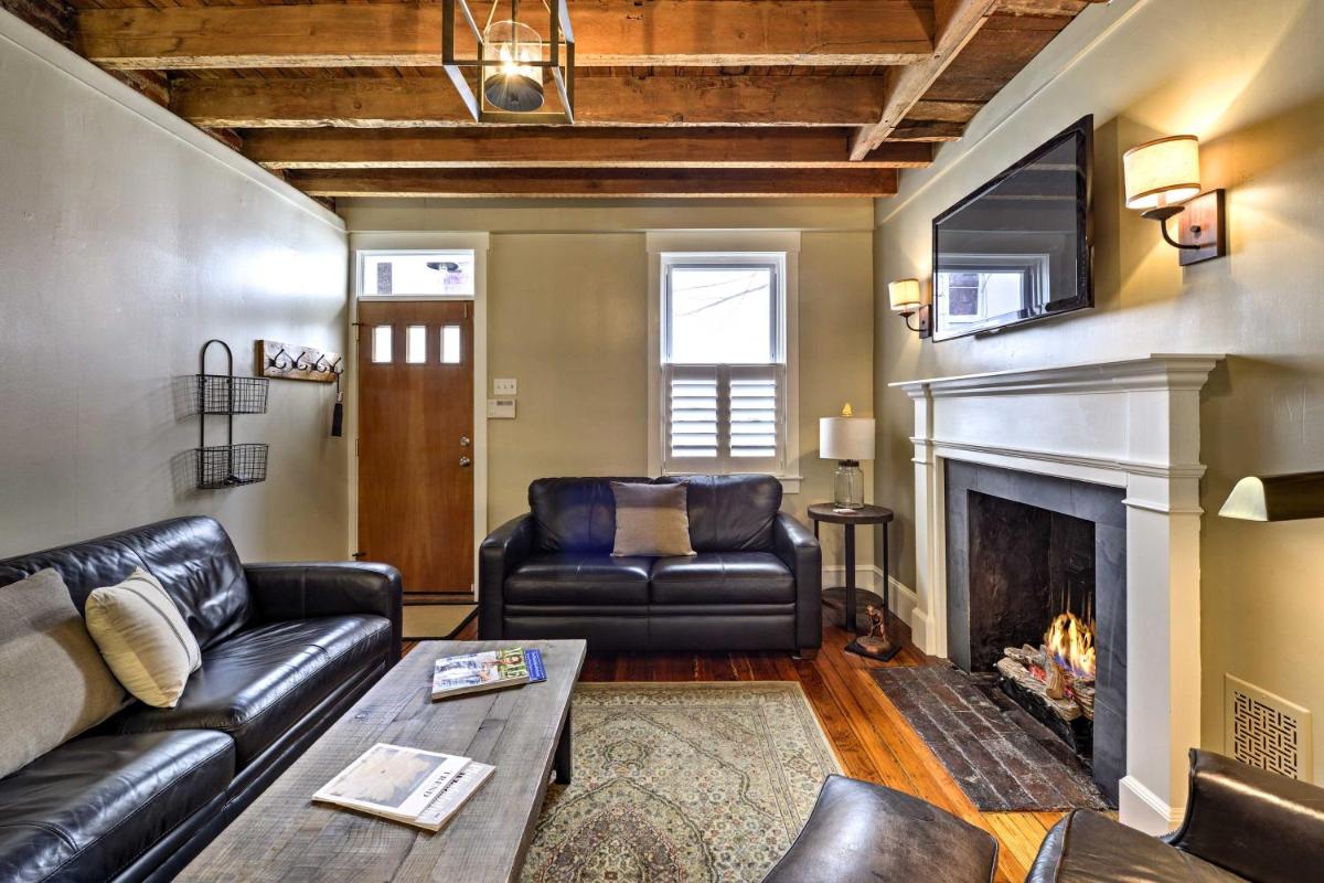 Trinity Home in Center City with Free Parking! - Housity