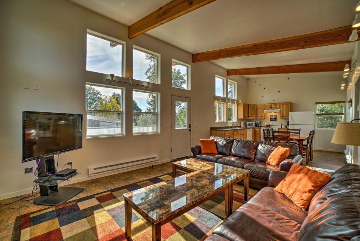 Secluded Getaway with Deck, Steps to Fritz Creek! - Housity