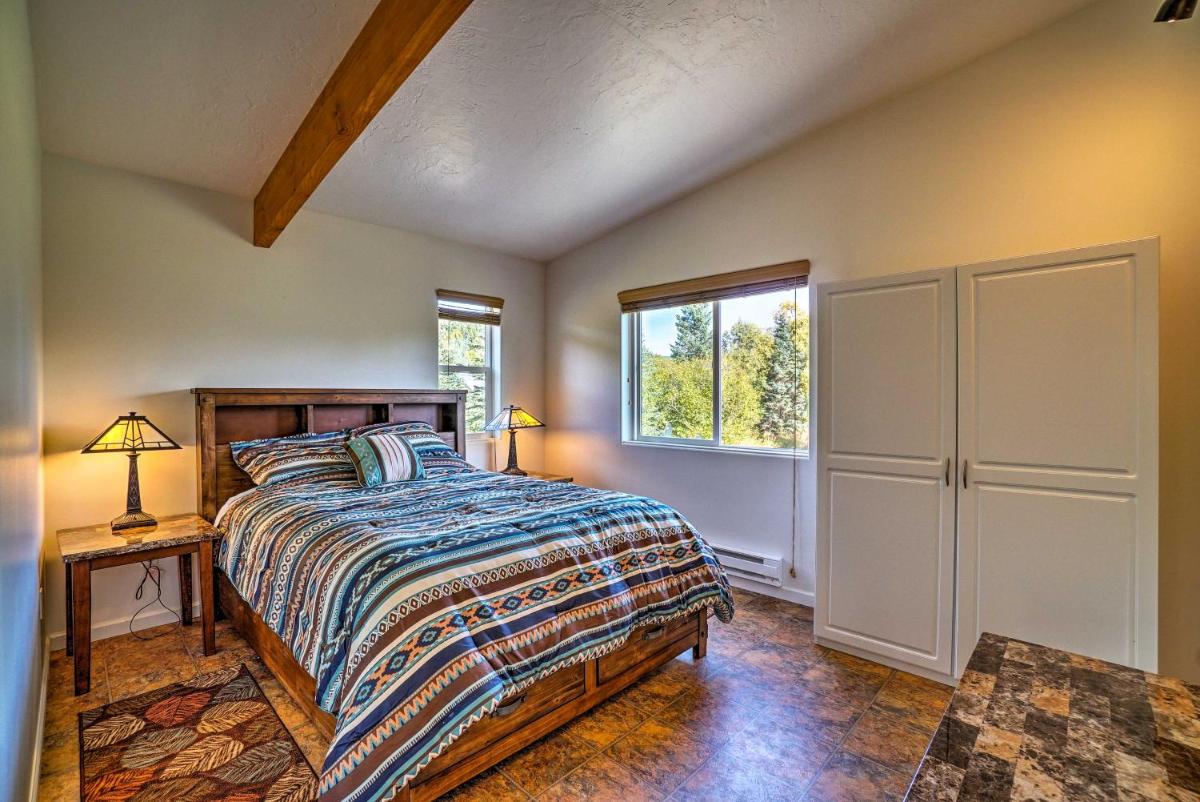 Secluded Getaway with Deck, Steps to Fritz Creek! - Housity