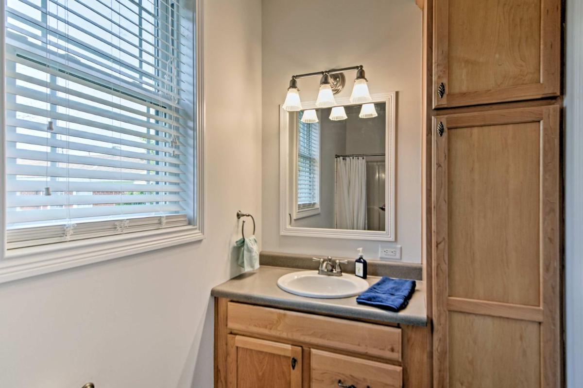 Cozy Pass Christian House - Steps From Beach - Housity