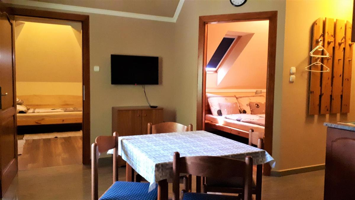 Nefelejcs Fagyizó és Apartmanház - Housity