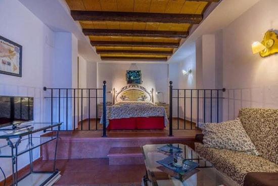 Hostal Nuevo Milán I - Housity