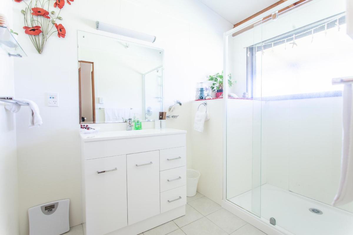 Peacock Lodge in Ngunguru - Housity