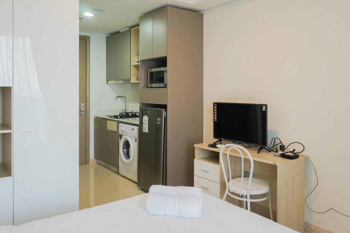 New Furnished Studio with Sea View at Gold Coast Apartment By Travelio - Housity