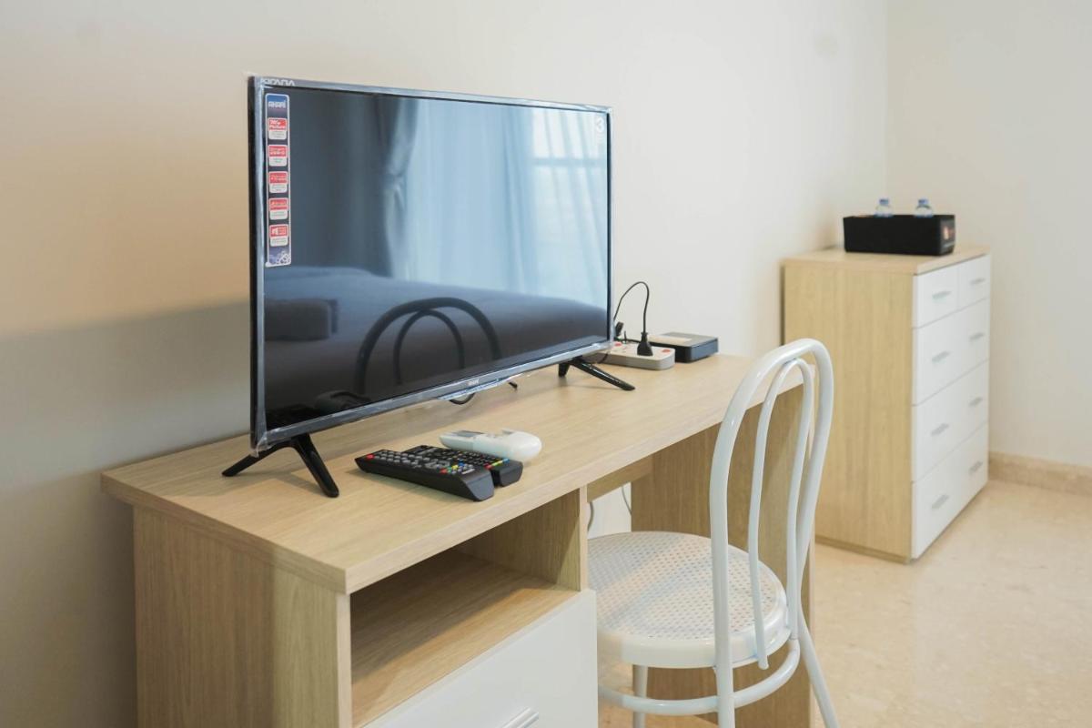 New Furnished Studio with Sea View at Gold Coast Apartment By Travelio - Housity