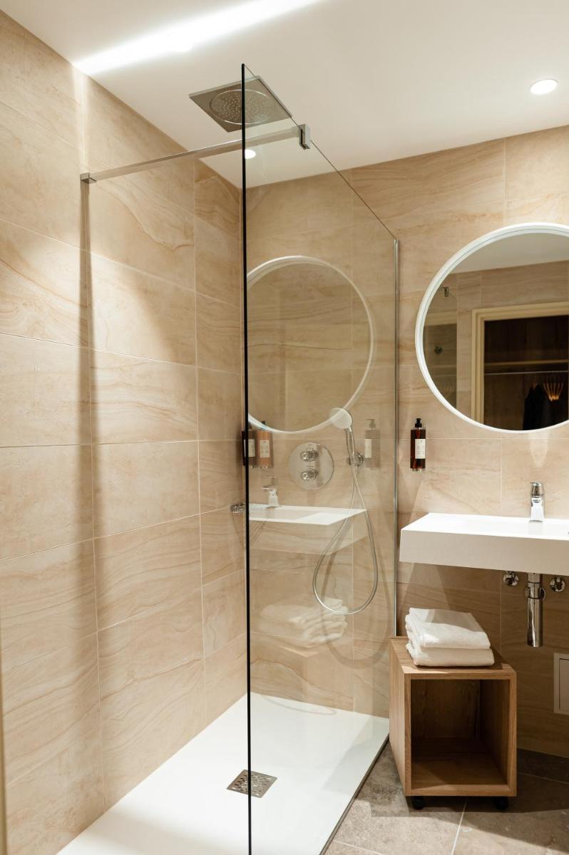 Salle de bains dans l'établissement Les Nomades Beaune