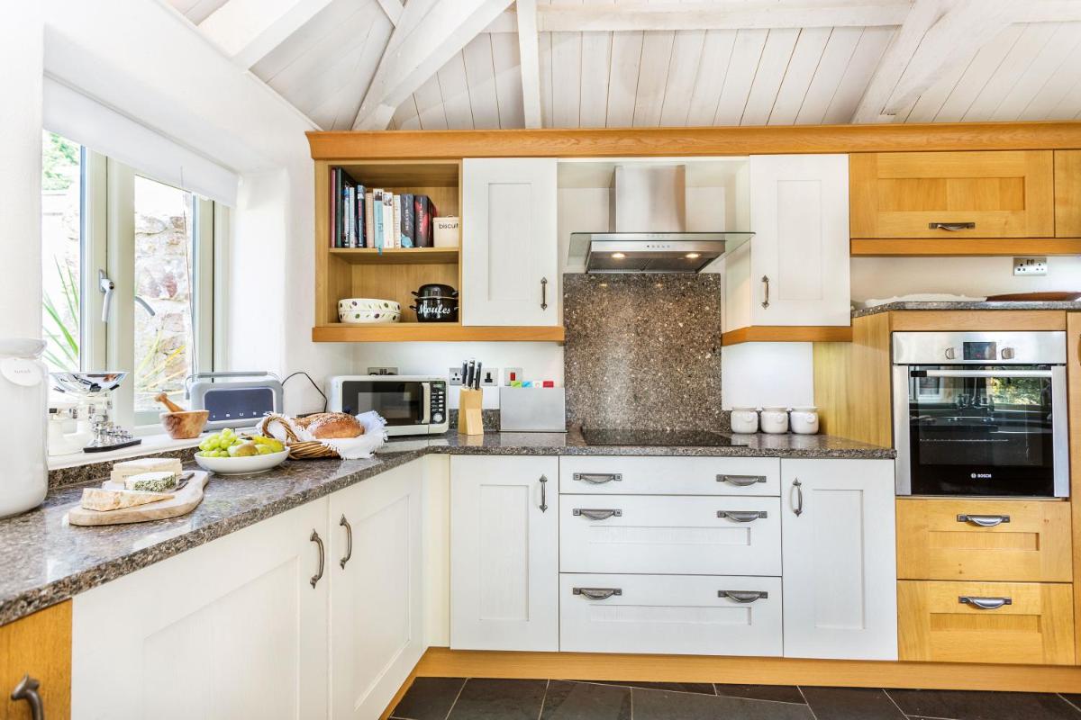 Pear Tree Cottage - Housity