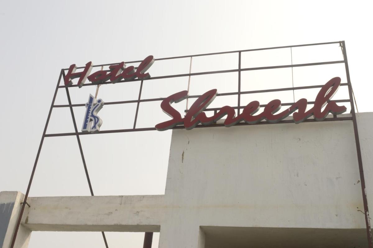 Suitetrails - HOTEL SHREESH KOLKATA