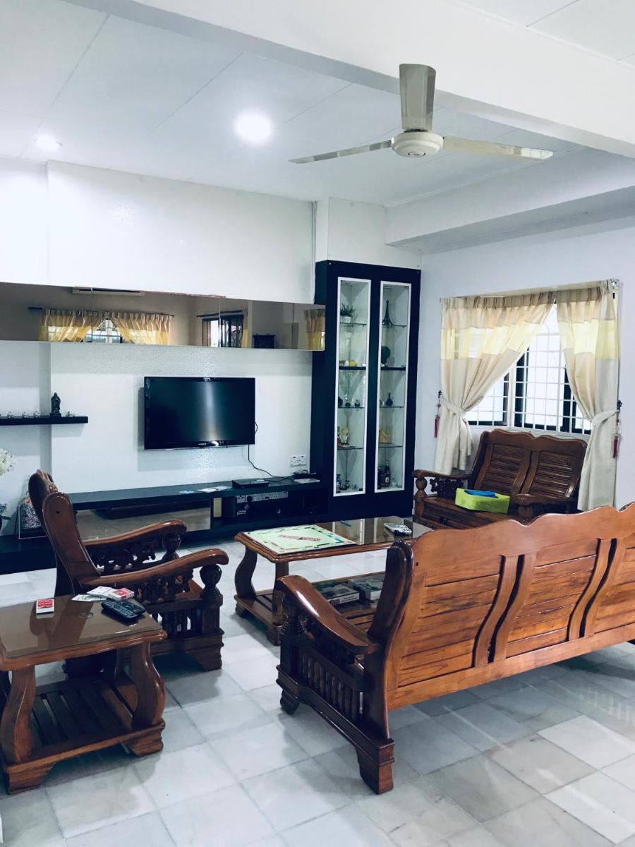 CoZy and comfortable Homestay in sungai siput - Housity