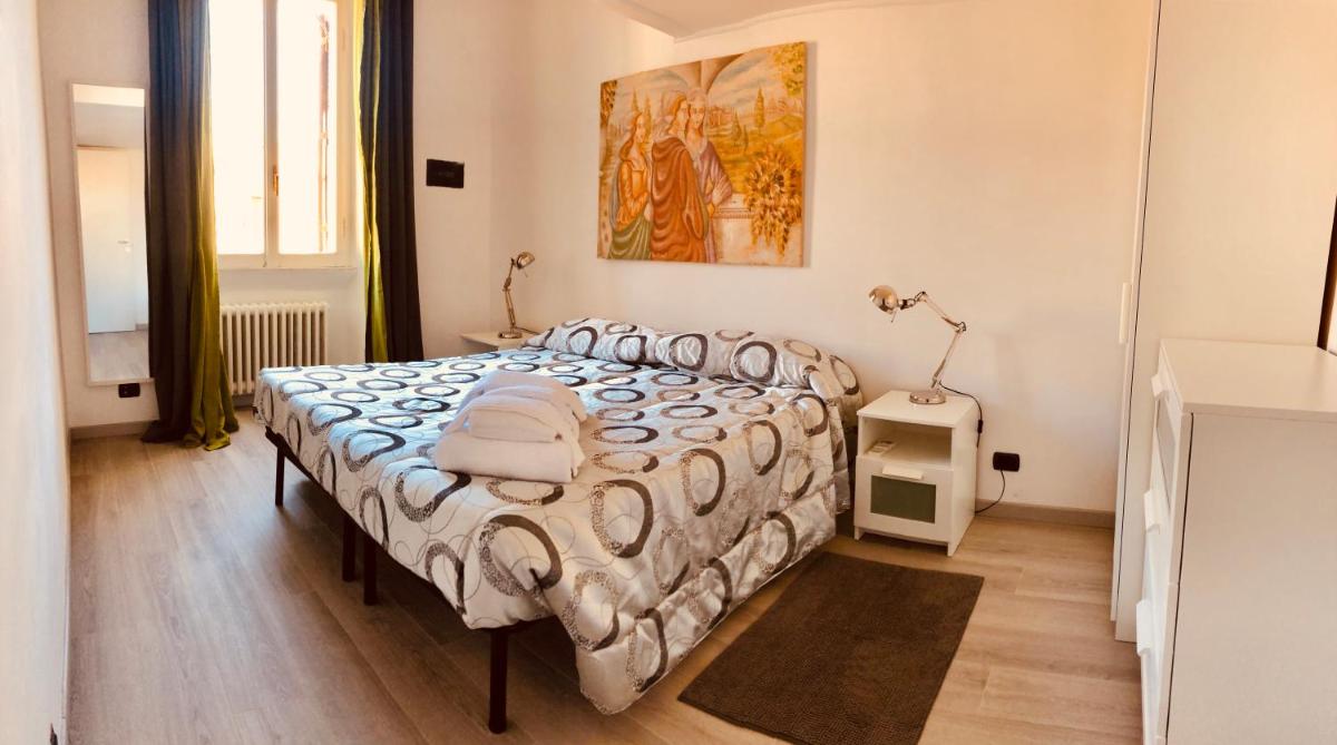 Heart of Rome Vatican Deluxe New Apartment 1GB WiFi - Housity