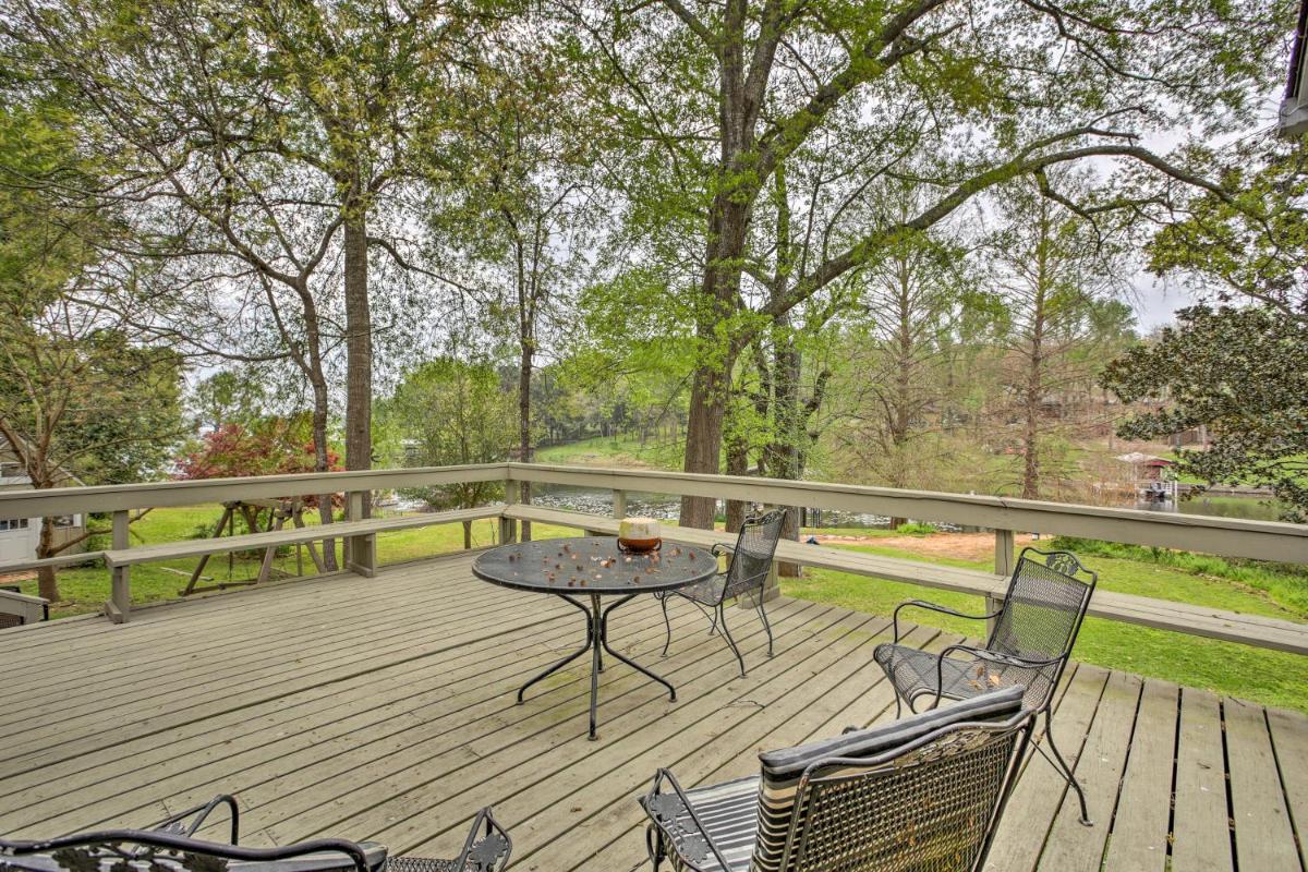 Pet-Friendly Lake Athens Home with Fireplace! - Housity