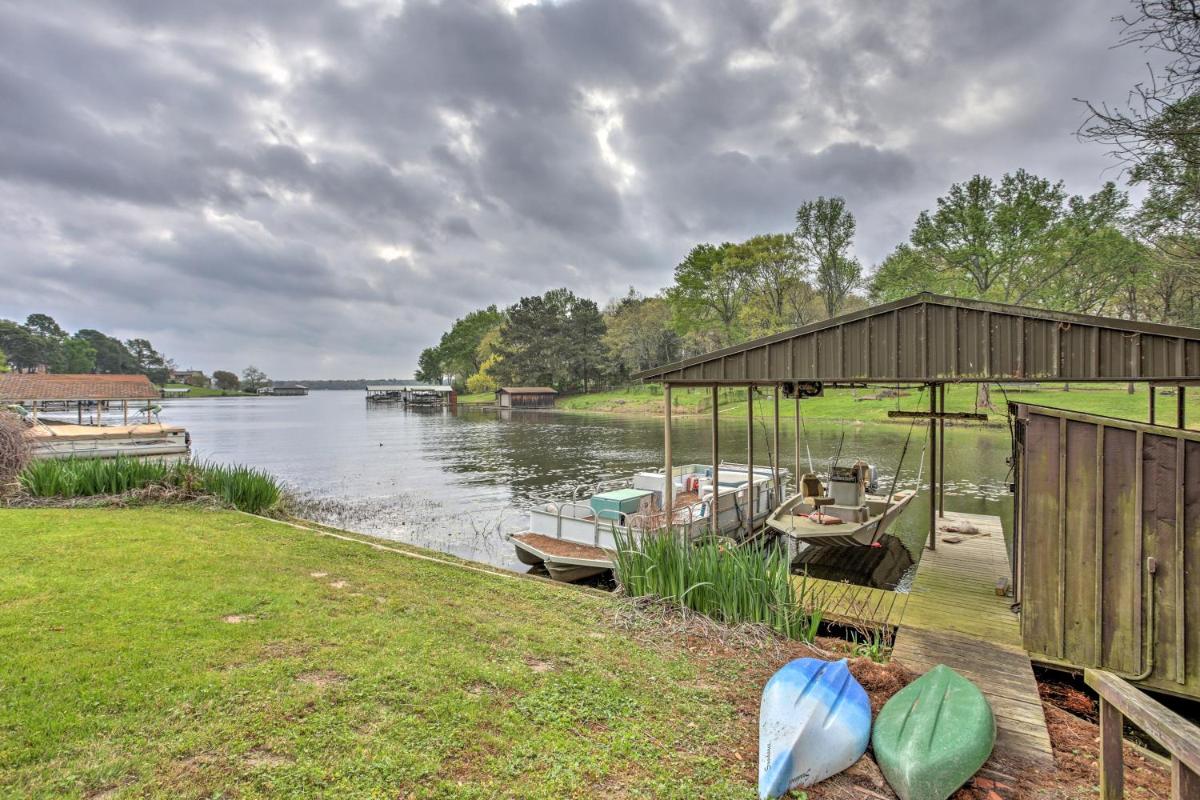 Pet-Friendly Lake Athens Home with Fireplace! - Housity