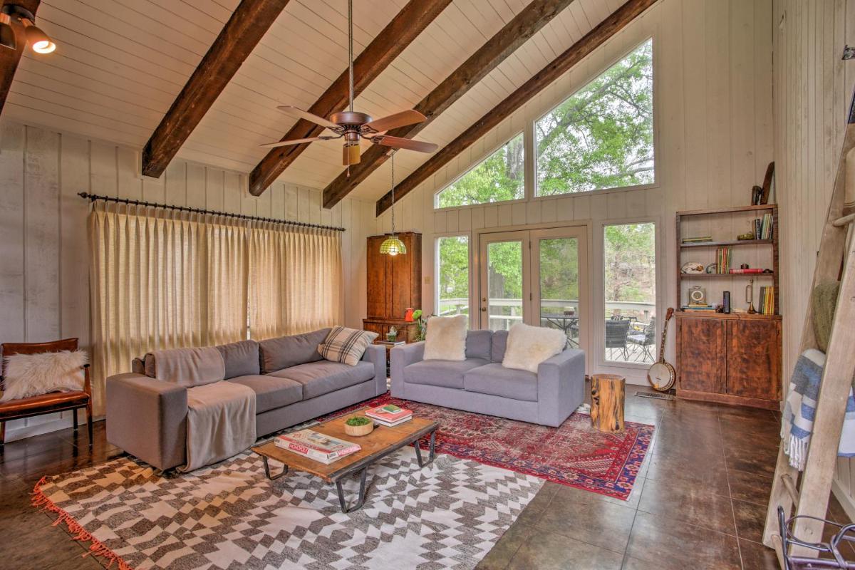 Pet-Friendly Lake Athens Home with Fireplace! - Housity