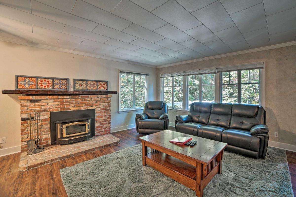 Riverfront Cottage in Redwoods with Decks and Beach! - Housity