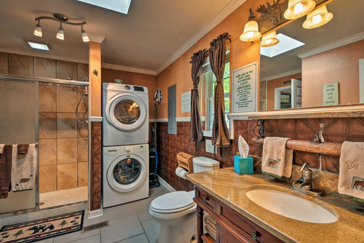 Cozy Cabin on Tenn River - 10 Mi to Chattanooga! - Housity