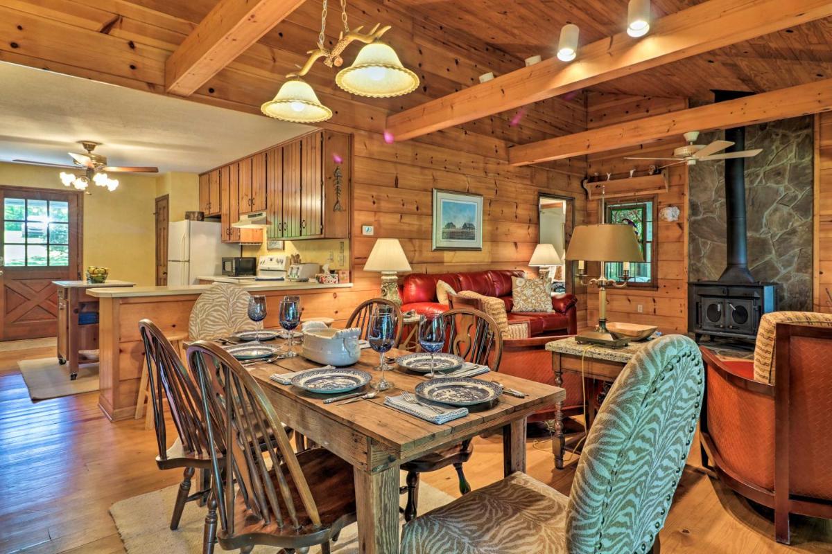 Lakefront Milledgeville Cabin Private Dock, Porch - Housity