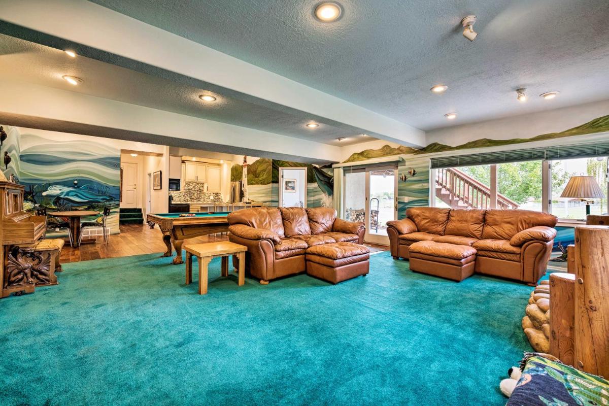 Under the Sea and Ski Apt with View, 7 Mi to Dwtn - Housity