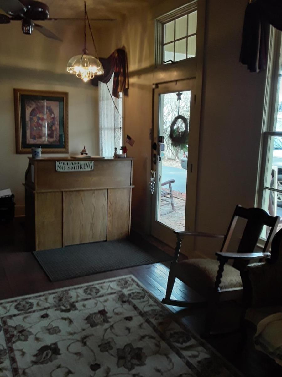 Hall Place B&B - Housity