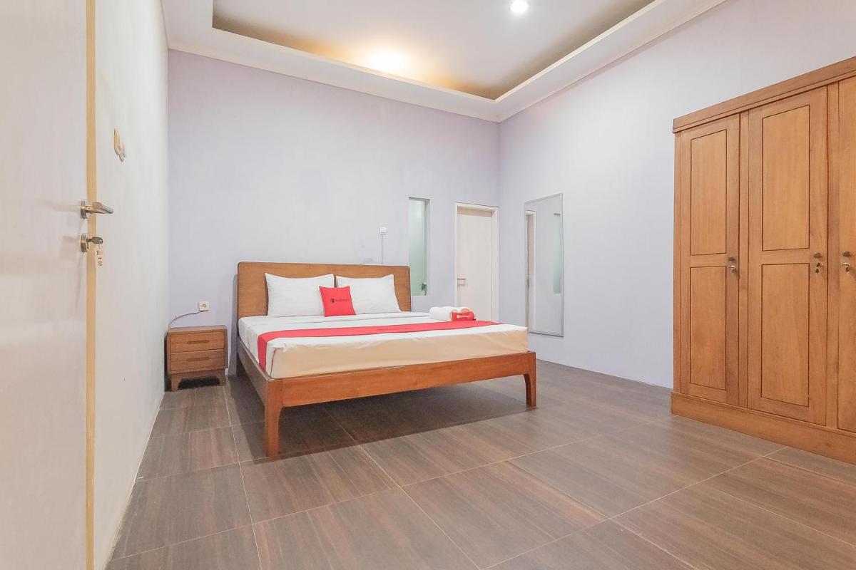 RedDoorz Resort Syariah near D'Castello Ciater Subang - Housity