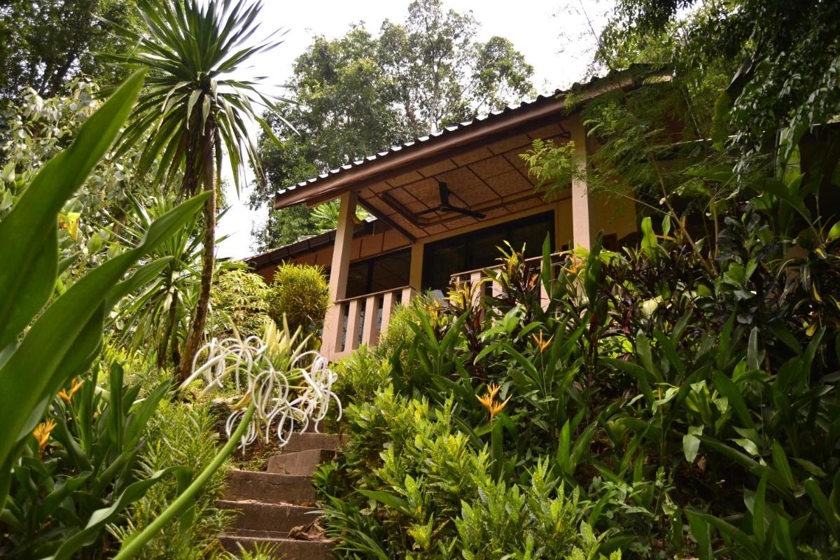 Eco-Logic, Resort for Charity - Housity
