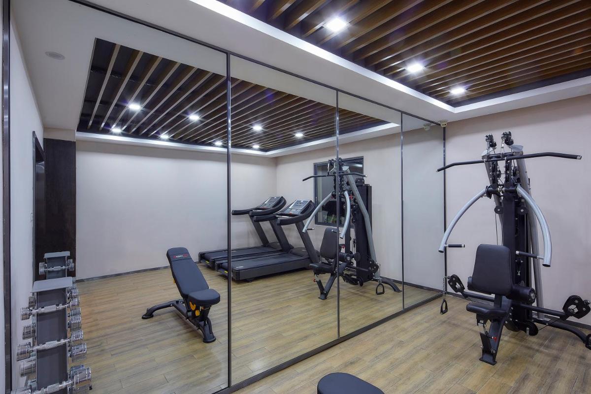 Insail Hotels -Huanshi Road Taojin Metro Station Guangzhou- Free shuttle bus for Canton Fair - Housity