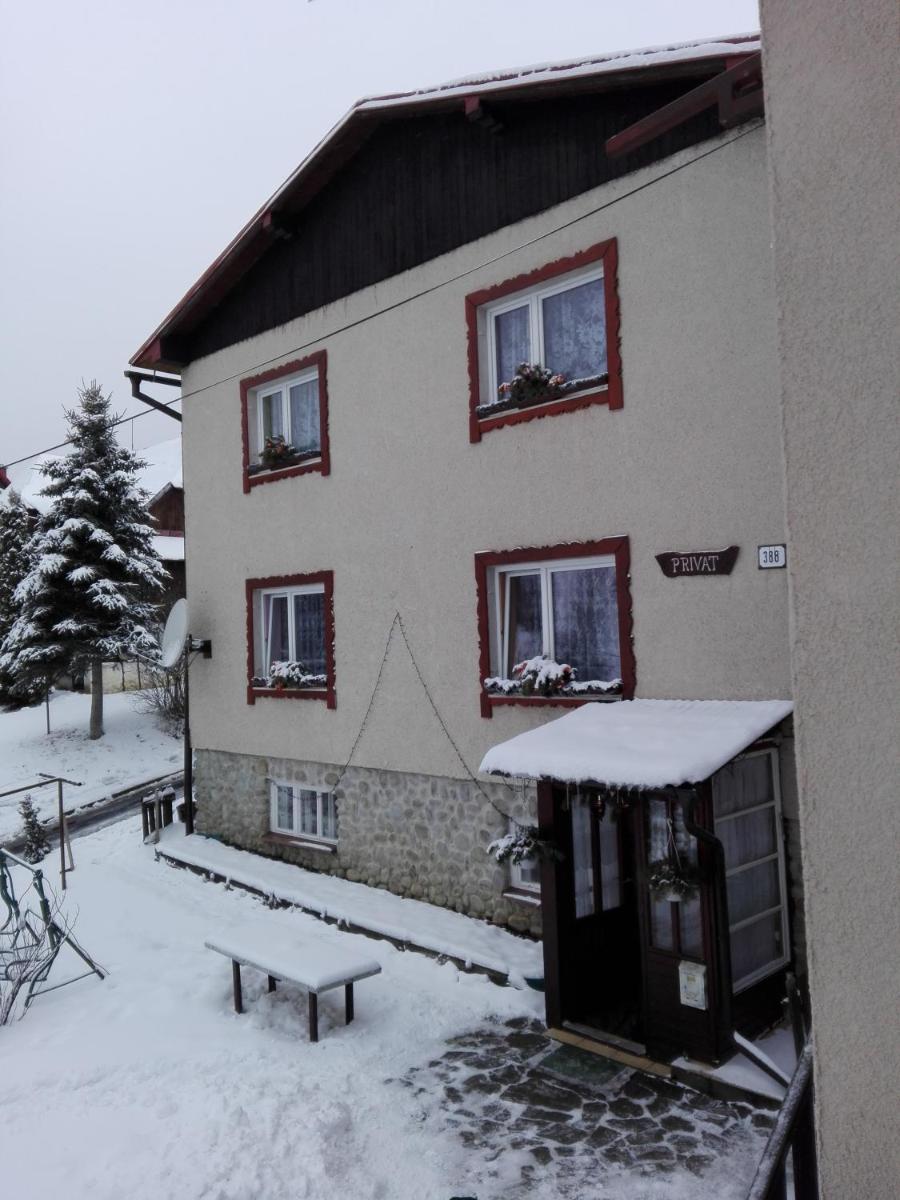 Privát Marika - Housity