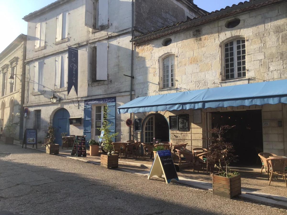 Chambres d'Hotes Hostellerie Le Donjon - Housity