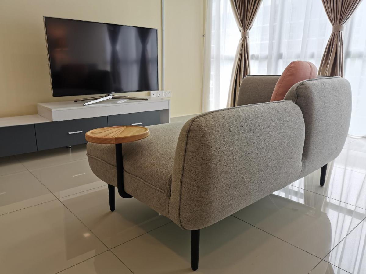 Palazio Studio Mount Austin Near Toppen Ikea Homestay By JYNest - Housity