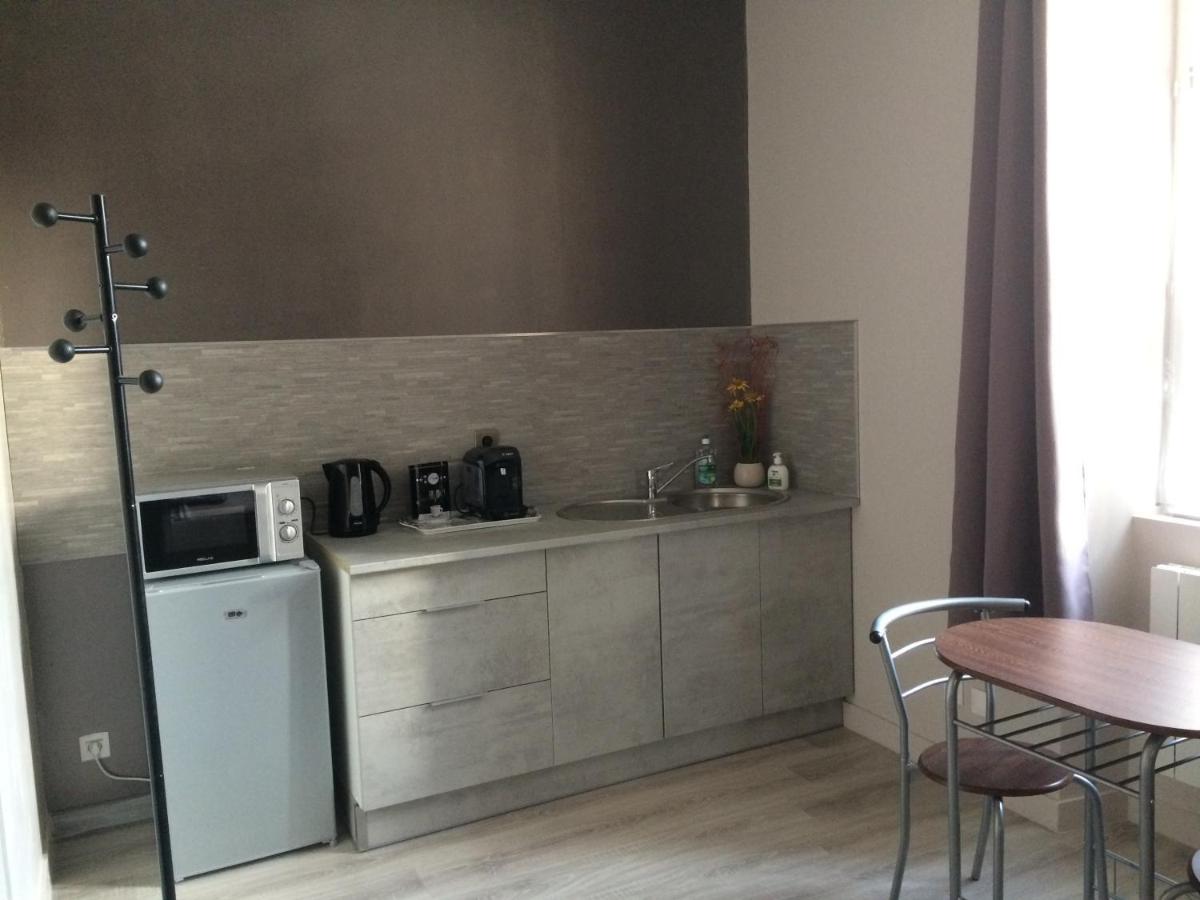 STUDIO proche gare avec kitchenette et wifi - porte rouge - Housity