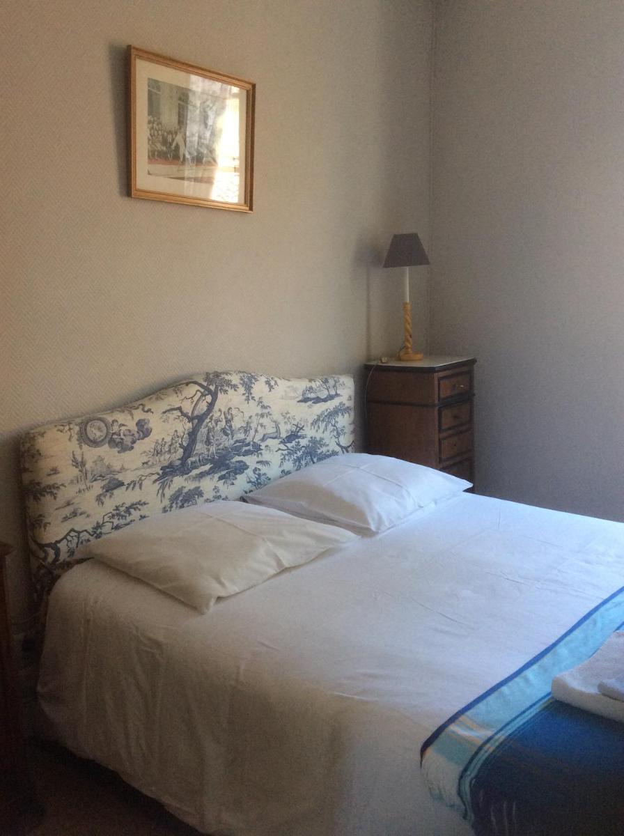 Chambres d'Hotes Hostellerie Le Donjon - Housity