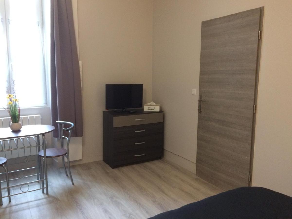 STUDIO proche gare avec kitchenette et wifi - porte rouge - Housity