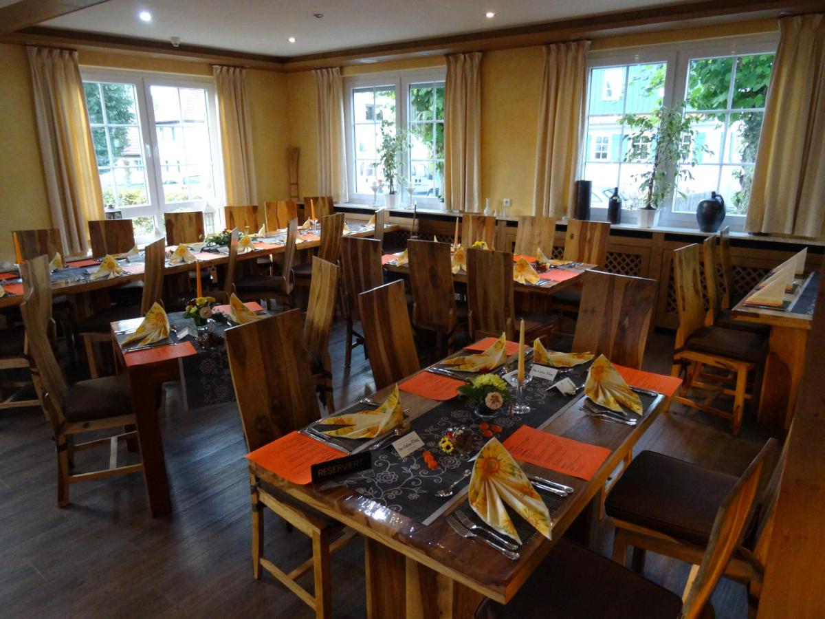 Hotel 4 Jahreszeiten mit Restaurant - Housity