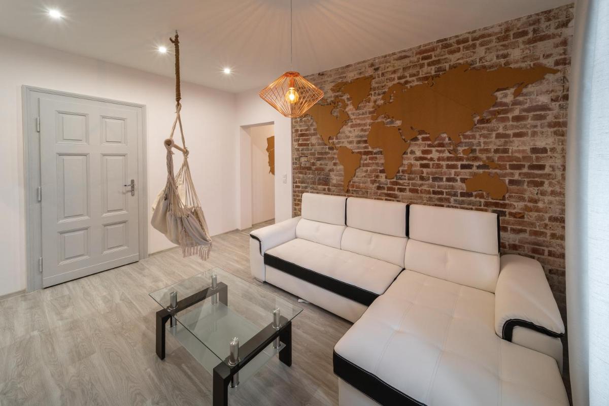 Around the World Vision Apartment - Centrum - Housity