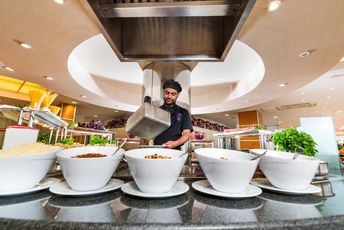 Clientes alojados en Aparthotel Costa Encantada