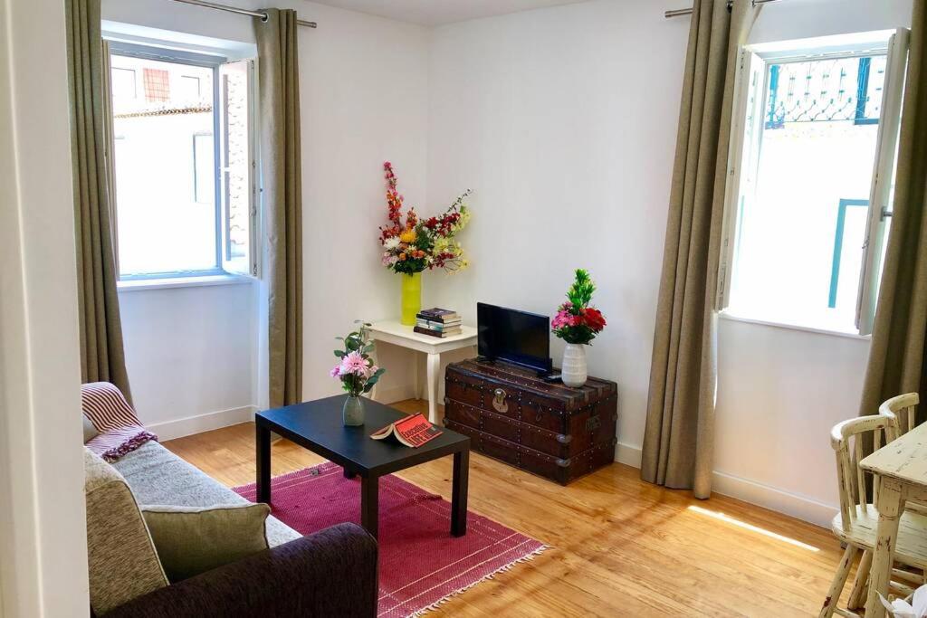 Heart of Lisbon Private Apartment, Bairro Alto - Housity