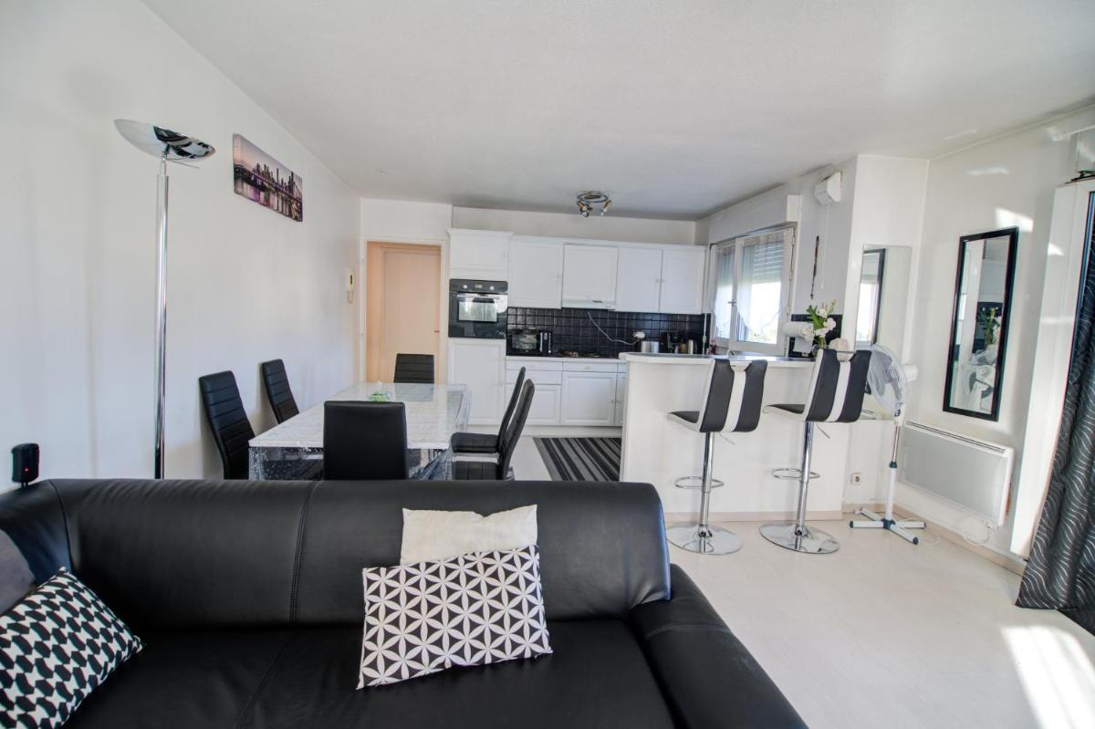 DESIGN APARTMENT Near GENEVA - Housity