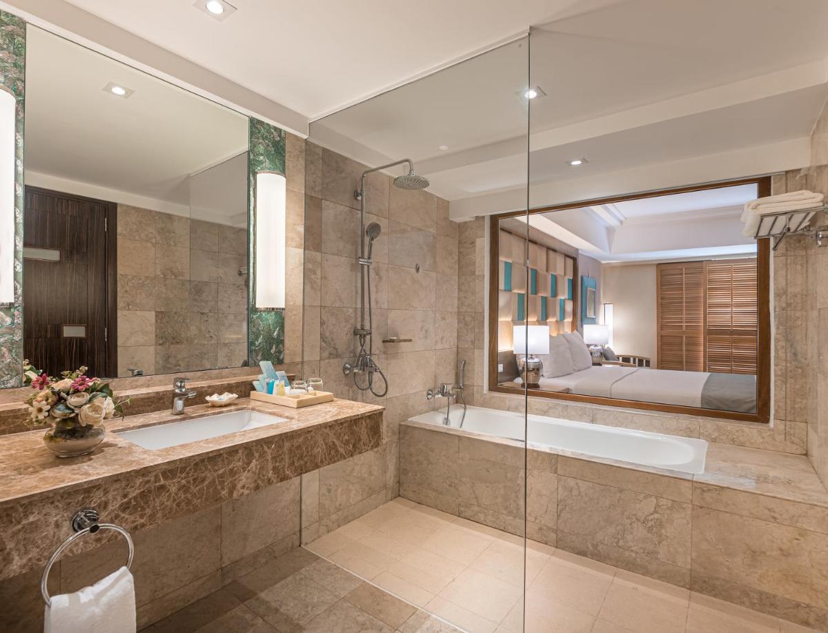 Henann Resort Alona Beach - Housity