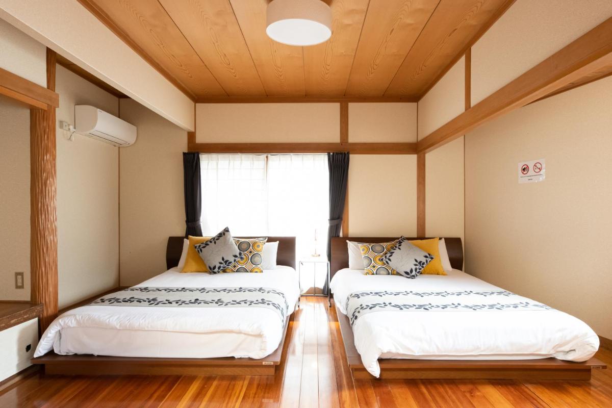 Hana Azusa - Housity