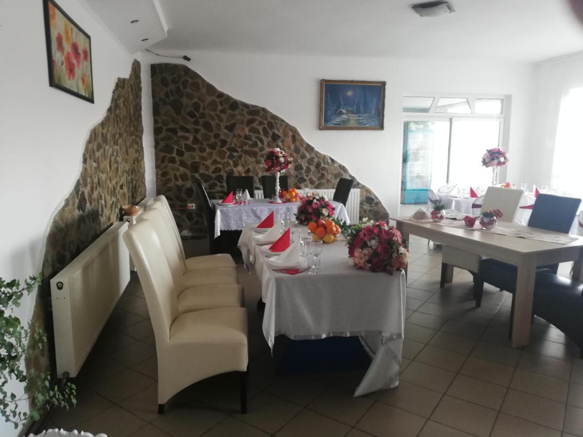 Suitetrails - Restaurant Vi La Maria