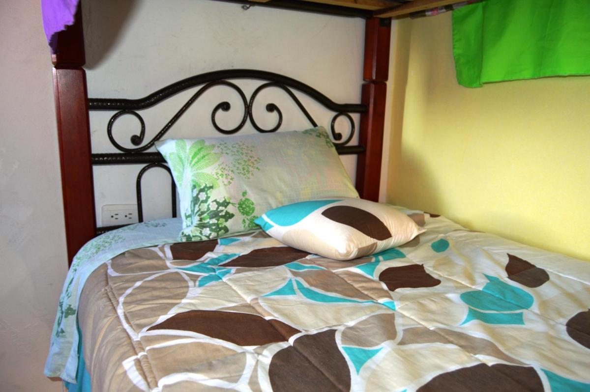 Quilotoa Green Lake - Housity