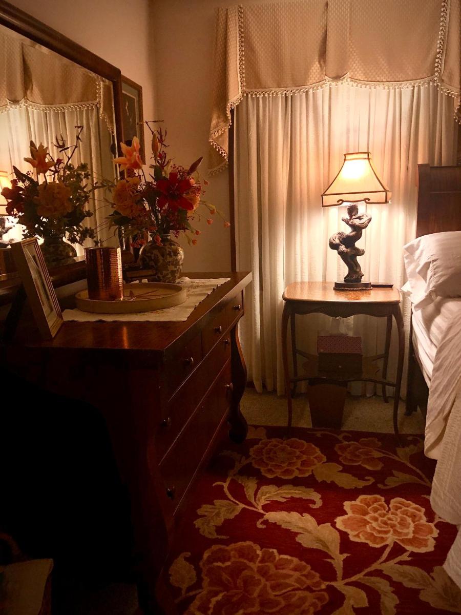 WINNIE'S BED &amp; BREAKFAST - Housity