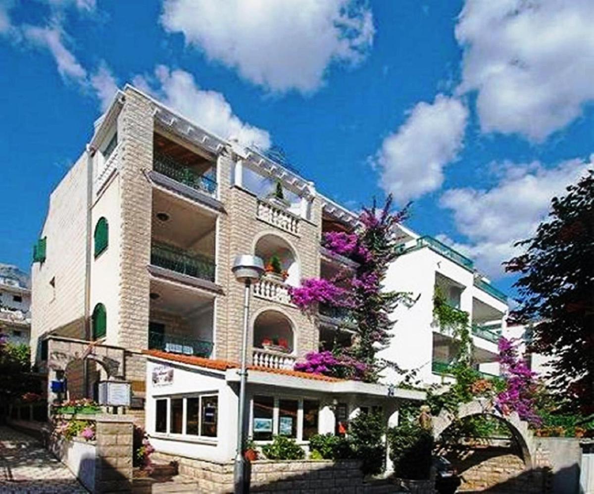 Beach Apartments Anton - Housity