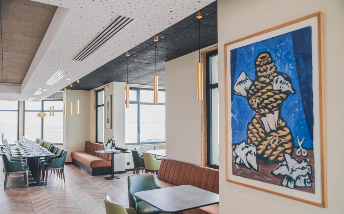 Coin salon dans l'établissement Sainte-Barbe Hotel & Spa Le Conquet - MGallery Collection